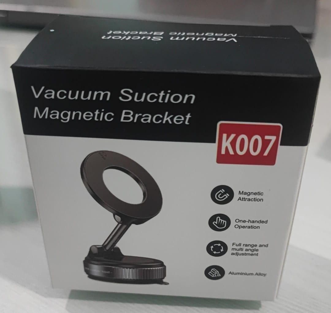 Box of a vacuum suction magnetic bracket with K007 branding on a white background